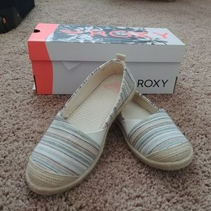 NWT Roxy Flora Slip ons